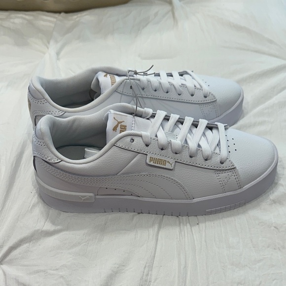 Puma White and Gold Sneakers- size 7 - Picture 5 of 7